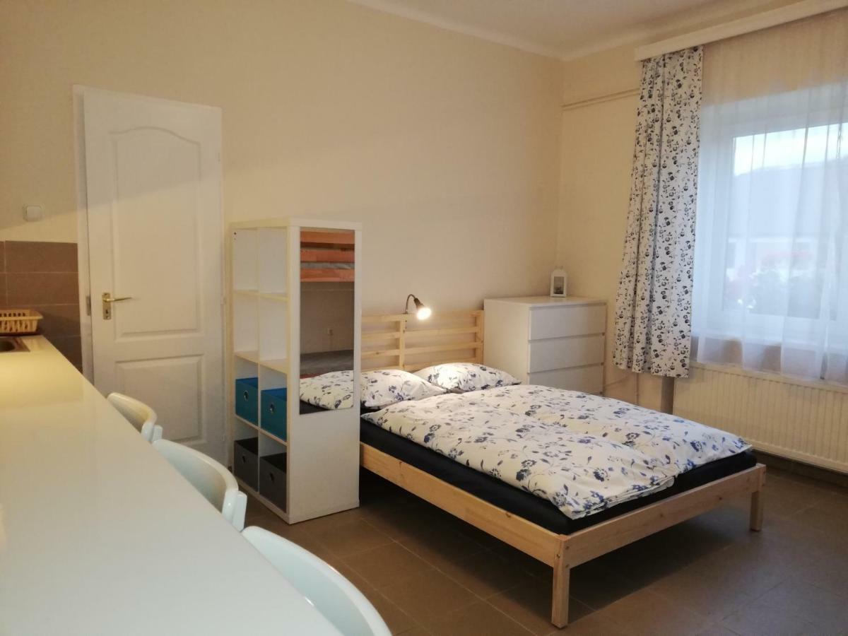 Gyoengyszem Vendeghaz Hotel Eger Bagian luar foto