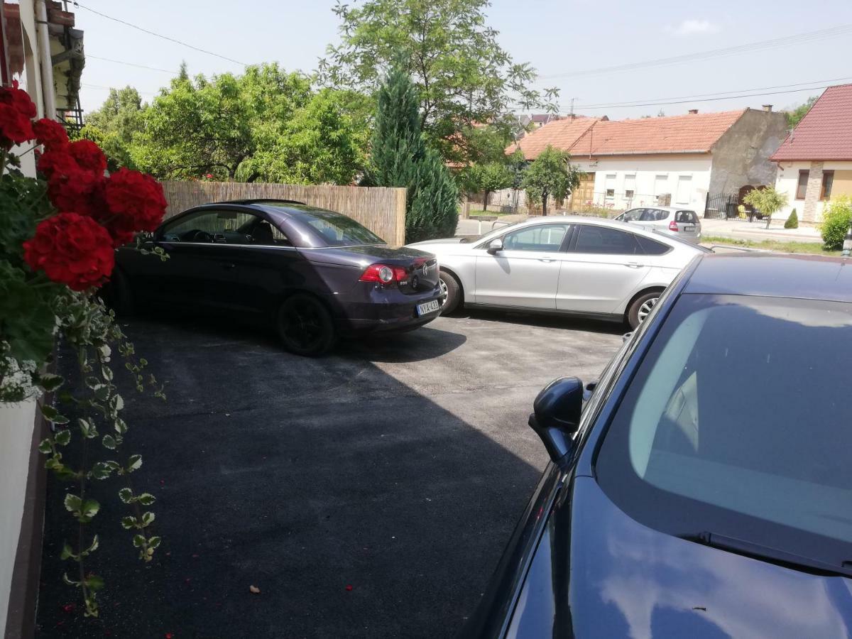 Gyoengyszem Vendeghaz Hotel Eger Bagian luar foto