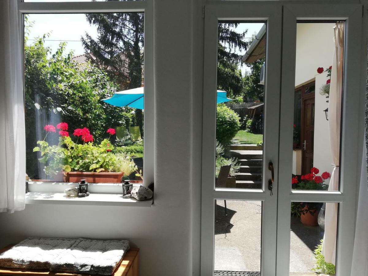 Gyoengyszem Vendeghaz Hotel Eger Bagian luar foto